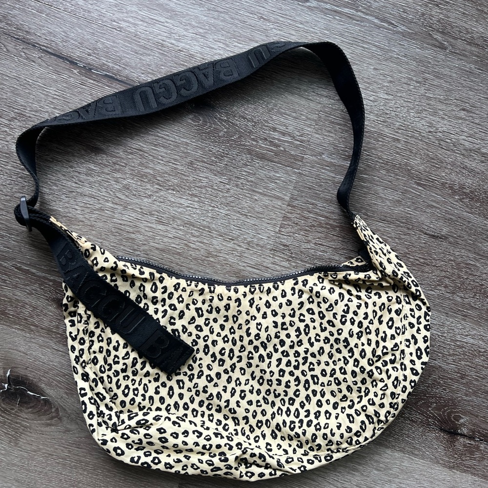 Baggu Honey Leopard Medium Crescent EUC